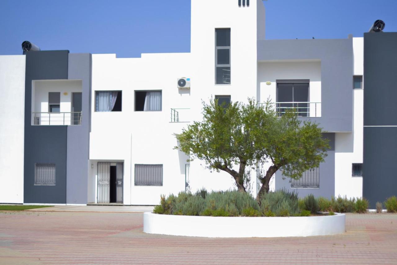 Olivia, Yasmine Hammamet, Bouficha